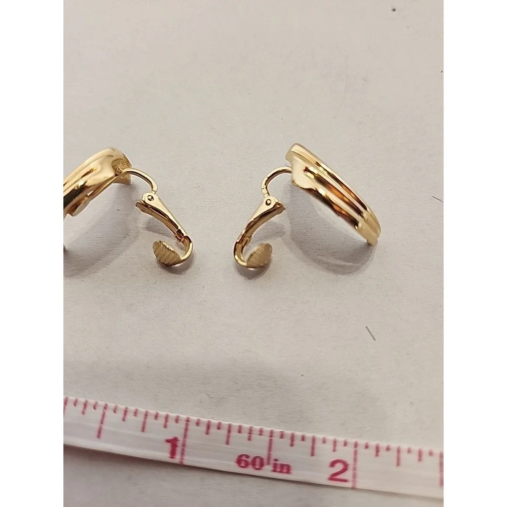 Vintage Moon Shaped Clasp On Earrings With‎ Stone Accent